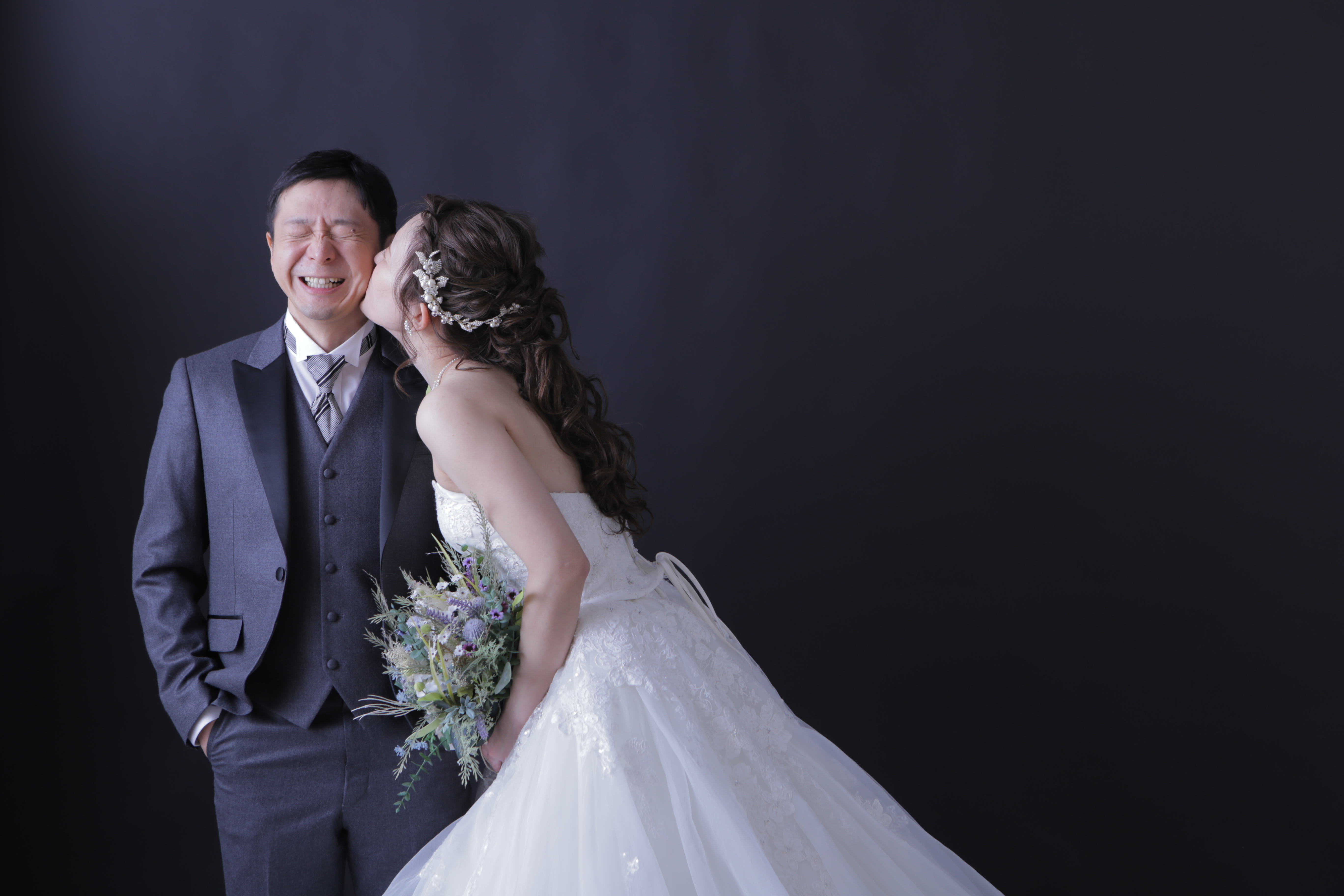 嬉し恥ずかし Kissショット 結婚写真ならクレール Claire 東京 大阪